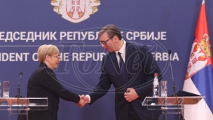 Zapad i EU popuštaju Vučiću